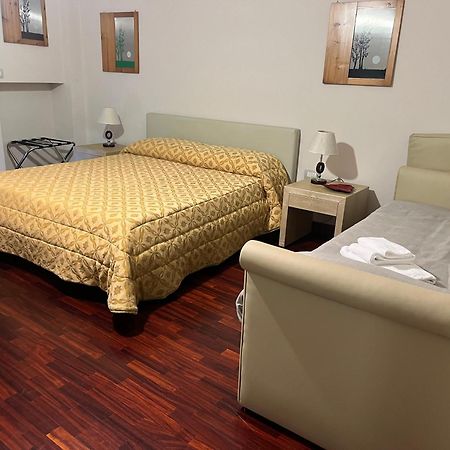 Gioviale Rooms Portici Exterior photo