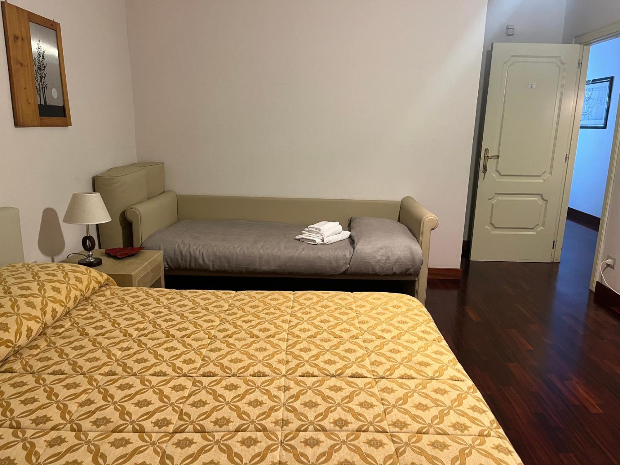 Gioviale Rooms Portici Exterior photo